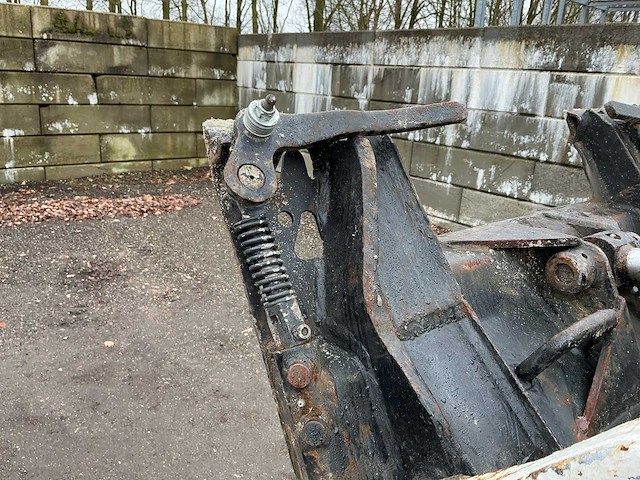 2011 bobcat s70 schranklader - afbeelding 2 van  16