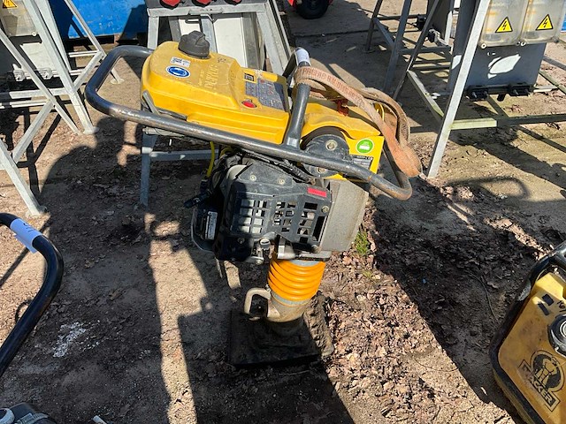 2011 bomag bt 60/4 trilstamper - afbeelding 3 van  5
