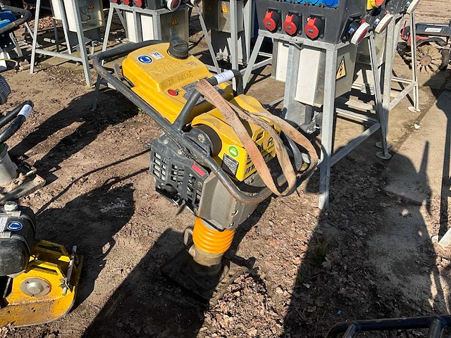 2011 bomag bt 60/4 trilstamper - afbeelding 4 van  5