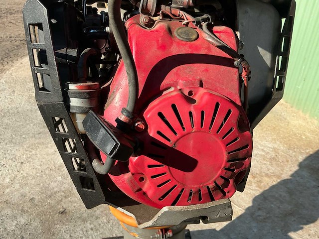 2011 bomag bt 65/4 trilstamper - afbeelding 2 van  14