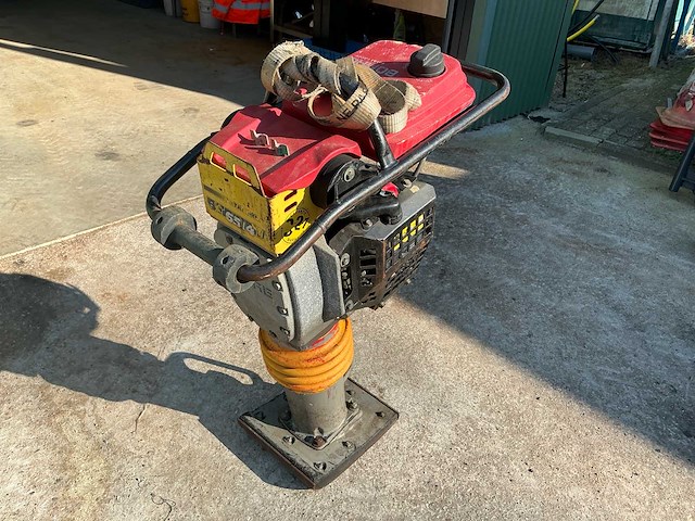 2011 bomag bt 65/4 trilstamper - afbeelding 1 van  14