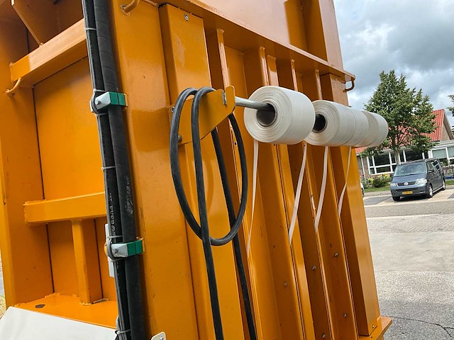 2011 bramidan x50 l afvalpers / kartonpers verticale balenpers - afbeelding 2 van  19