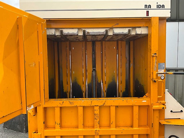 2011 bramidan x50 l afvalpers / kartonpers verticale balenpers - afbeelding 4 van  19