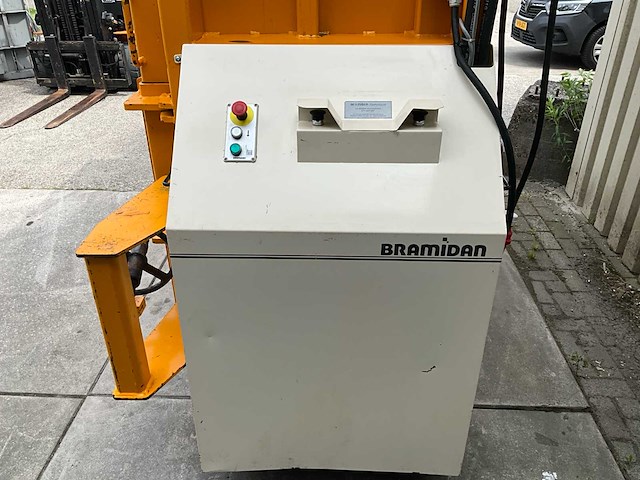 2011 bramidan x50 l afvalpers / kartonpers verticale balenpers - afbeelding 17 van  19