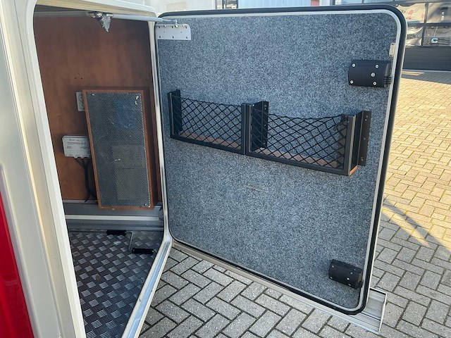2011 carthago chic c-line i 4.9 camper - afbeelding 18 van  91