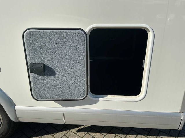 2011 carthago chic c-line i 4.9 camper - afbeelding 27 van  91