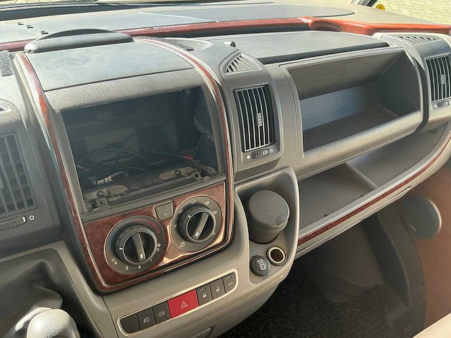 2011 carthago chic c-line i 4.9 camper - afbeelding 69 van  91