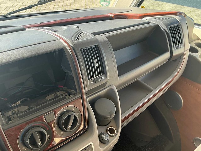 2011 carthago chic c-line i 4.9 camper - afbeelding 70 van  91