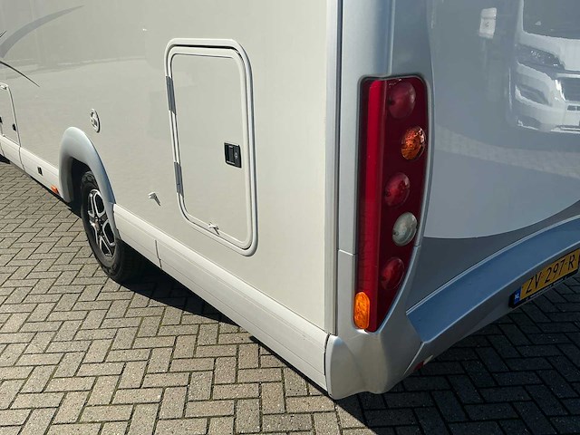 2011 carthago chic c-line i 4.9 camper - afbeelding 86 van  91