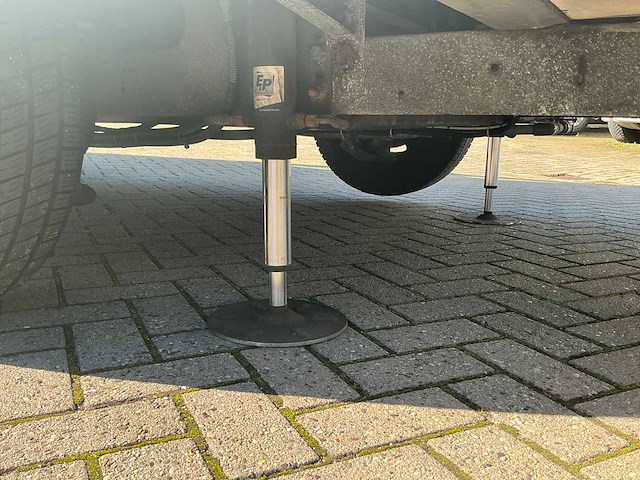 2011 carthago chic c-line i 4.9 camper - afbeelding 89 van  91