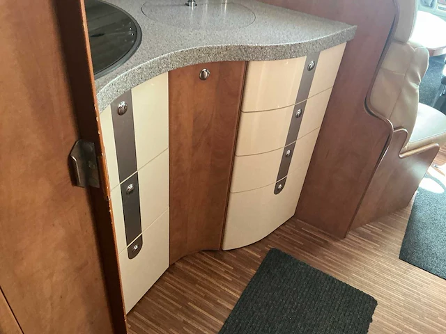 2011 carthago chic c-line i 4.9 camper - afbeelding 10 van  79