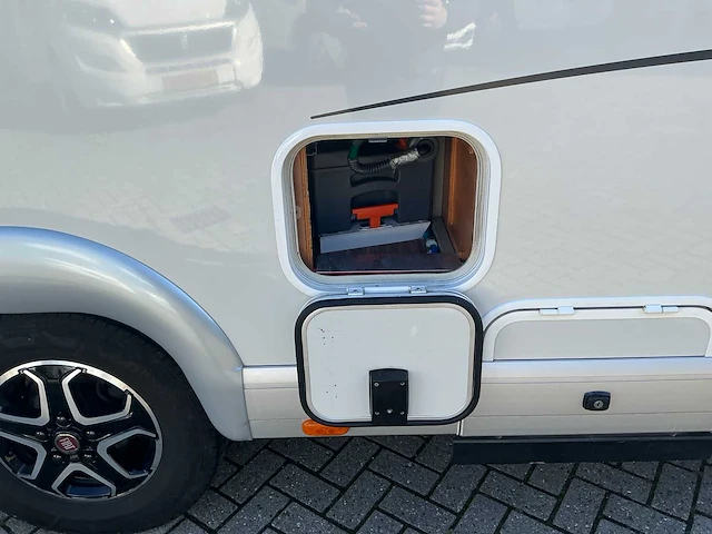 2011 carthago chic c-line i 4.9 camper - afbeelding 16 van  97