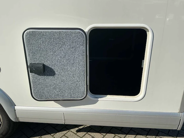 2011 carthago chic c-line i 4.9 camper - afbeelding 27 van  97