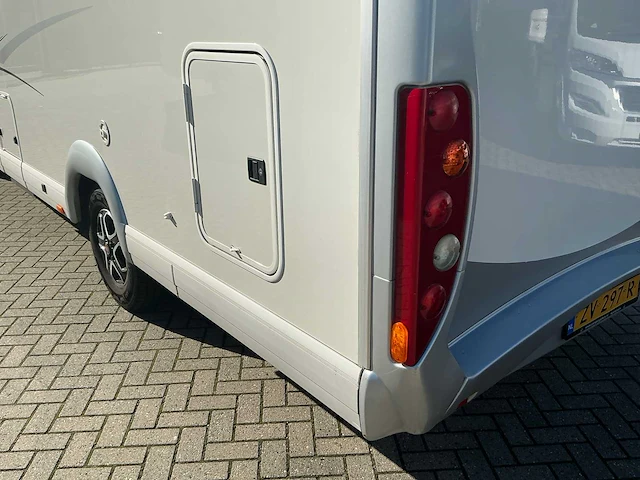 2011 carthago chic c-line i 4.9 camper - afbeelding 92 van  97