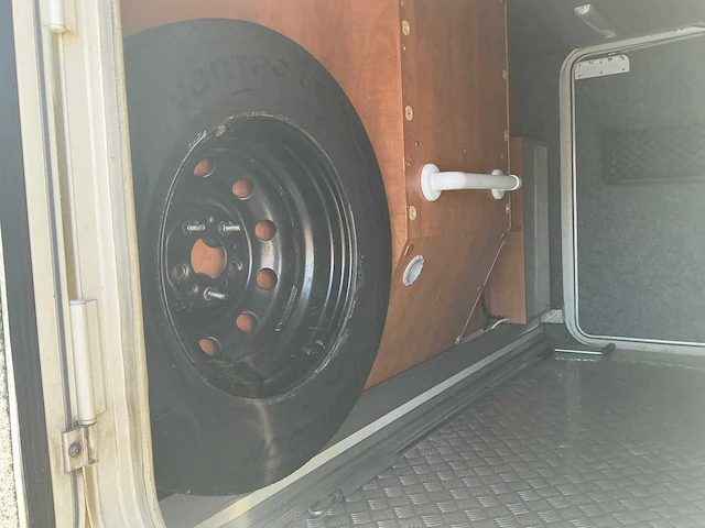 2011 carthago chic c-line i 4.9 camper - afbeelding 10 van  97