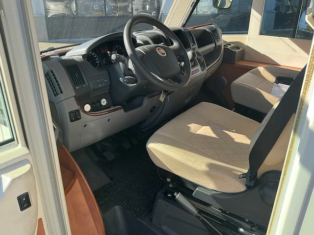 2011 carthago chic c-line i 4.9 camper - afbeelding 75 van  97