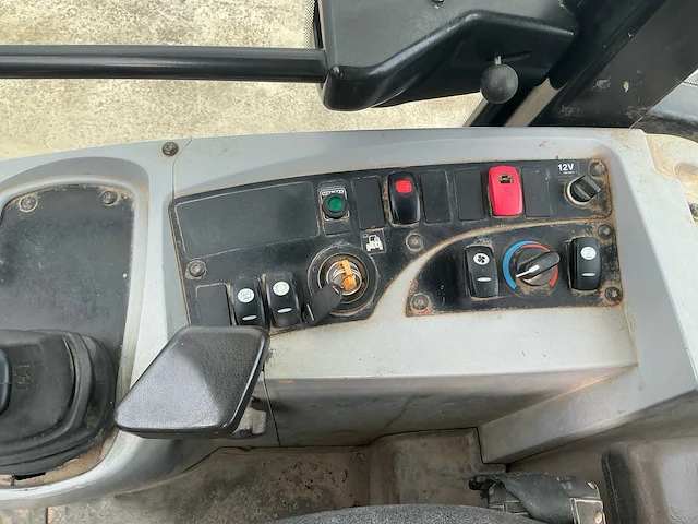 2011 caterpillar 906 shovel - afbeelding 13 van  32