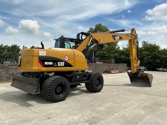 2011 caterpillar m316d banden graafmachine - afbeelding 60 van  65