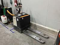 2011 crown wt3040 elektrische palletwagen - afbeelding 10 van  19