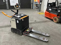 2011 crown wt3040 elektrische palletwagen - afbeelding 1 van  19