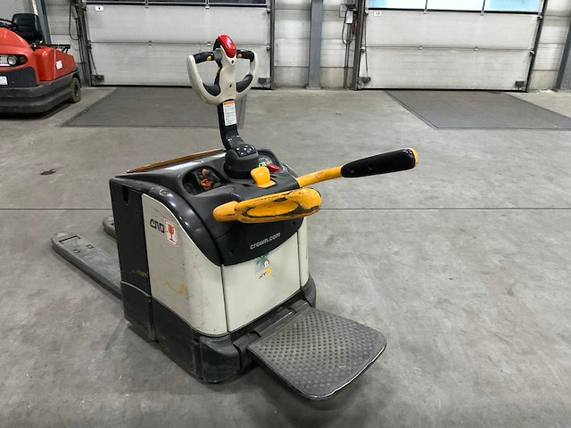 2011 crown wt3040 elektrische palletwagen - afbeelding 12 van  19