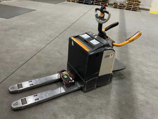 2011 crown wt3040 elektrische palletwagen - afbeelding 13 van  19