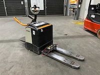 2011 crown wt3040 elektrische palletwagen - afbeelding 18 van  19