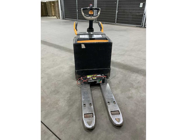 2011 crown wt3040 elektrische palletwagen - afbeelding 19 van  19