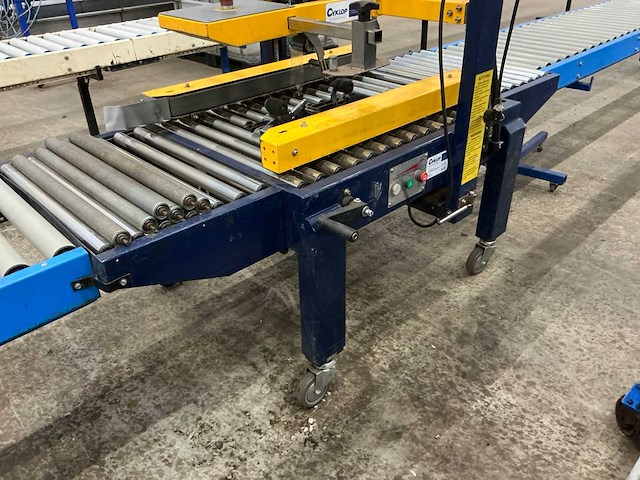 2011 cyklop ct 103-sd dozensluitmachine met rollenbaan - afbeelding 10 van  14