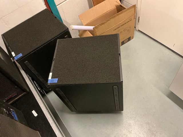 2011 d&b audiotechnik q-sub subwoofer op wielen (2x) - afbeelding 2 van  4