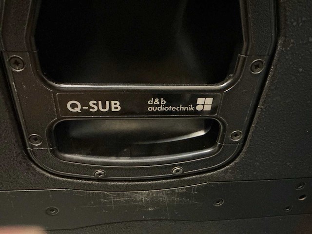 2011 d&b audiotechnik q-sub subwoofer op wielen (2x) - afbeelding 4 van  4