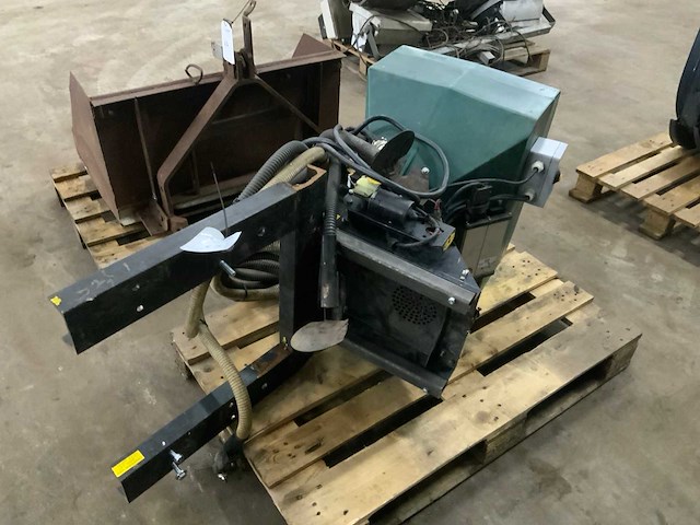 2011 delimbe 5621 isobus strooier - afbeelding 2 van  7