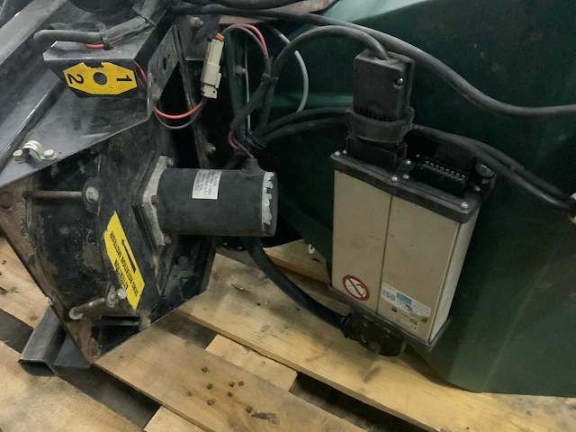 2011 delimbe 5621 isobus strooier - afbeelding 5 van  7