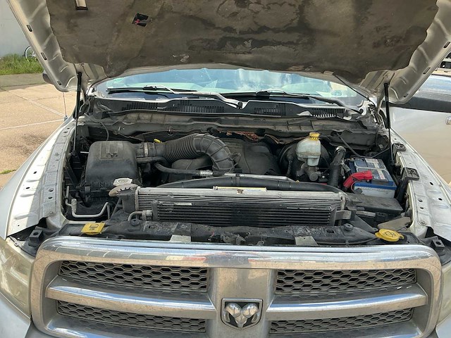 2011 dodge ram 1500 hemi 5.7 v8 4x4 qc 6'4 bedrijfswagen - afbeelding 28 van  35
