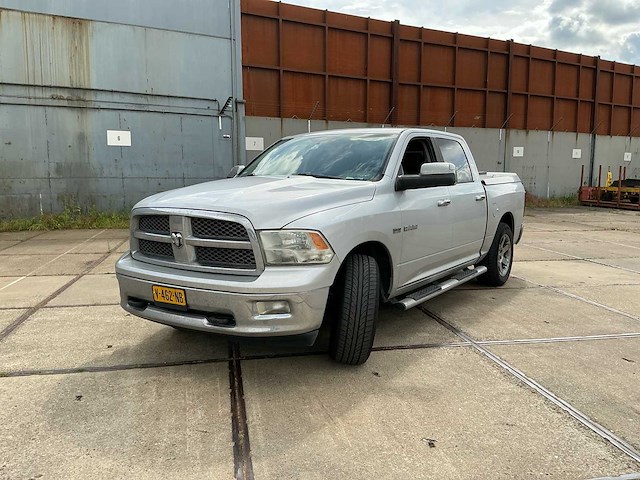 2011 dodge ram 1500 hemi 5.7 v8 4x4 qc 6'4 bedrijfswagen - afbeelding 1 van  35
