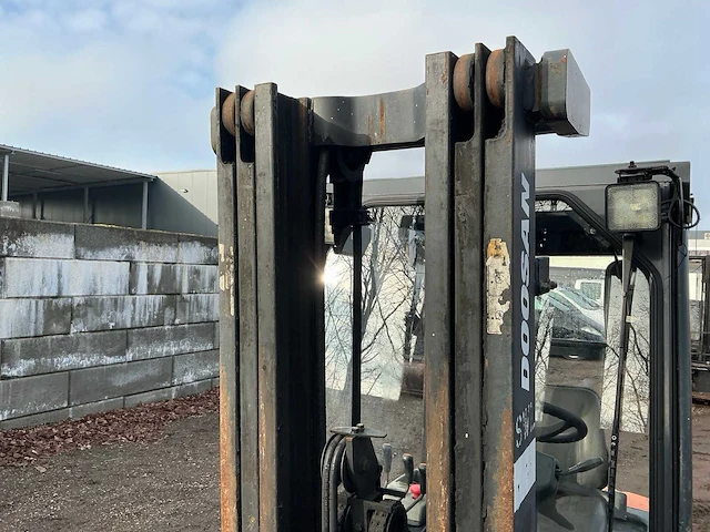 2011 doosan b15t-3 vorkheftruck defect - afbeelding 6 van  28