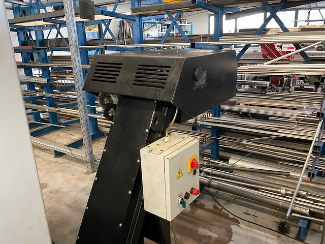 2011 doosan puma 2600l horizontale cnc-draaibank - afbeelding 4 van  19