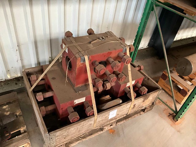 2011 eindblok voor continental emsco fluid end (3x) "mud pump hp block continental emsco" - afbeelding 1 van  4