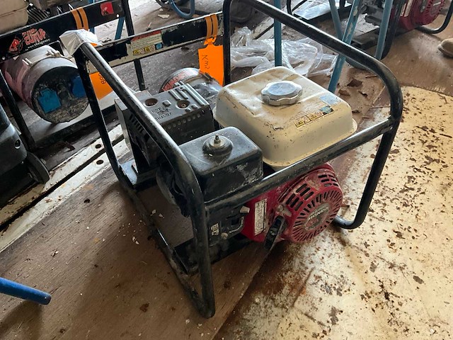 2011 europower ep3300 3 kva stroomaggregaat - afbeelding 3 van  4