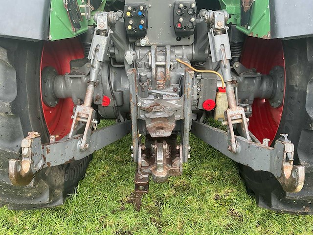 2011 fendt 712 vario vierwielaangedreven landbouwtractor - afbeelding 9 van  43