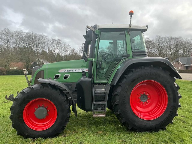 2011 fendt 712 vario vierwielaangedreven landbouwtractor - afbeelding 12 van  43