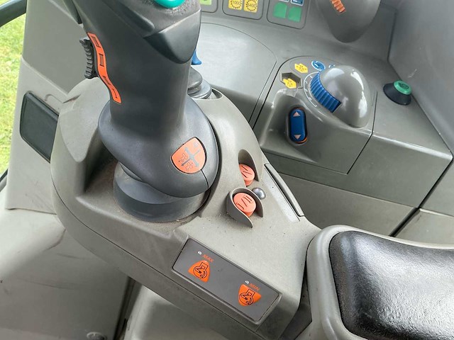 2011 fendt 712 vario vierwielaangedreven landbouwtractor - afbeelding 33 van  43