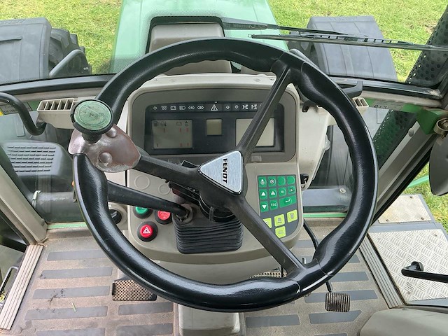 2011 fendt 712 vario vierwielaangedreven landbouwtractor - afbeelding 35 van  43