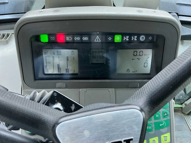 2011 fendt 818 vario tms vierwielaangedreven landbouwtractor - afbeelding 21 van  37