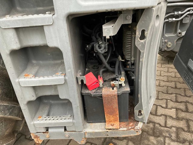 2011 fendt 826 vario vierwielaangedreven landbouwtractor - afbeelding 22 van  54