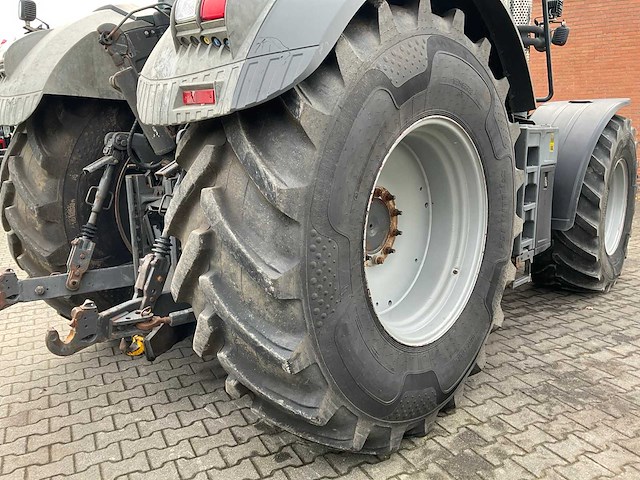 2011 fendt 826 vario vierwielaangedreven landbouwtractor - afbeelding 24 van  54