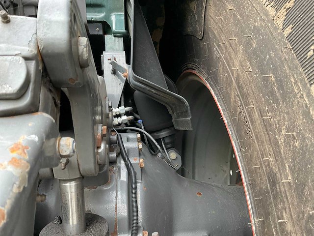 2011 fendt 826 vario vierwielaangedreven landbouwtractor - afbeelding 31 van  54