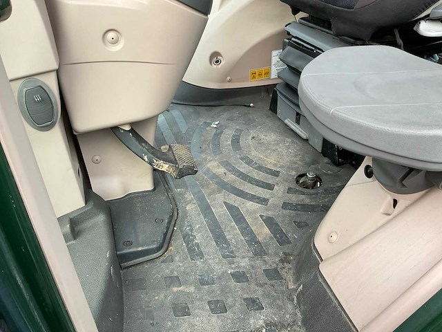 2011 fendt 826 vario vierwielaangedreven landbouwtractor - afbeelding 37 van  54