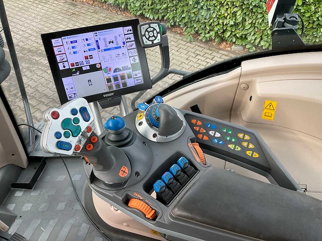 2011 fendt 826 vario vierwielaangedreven landbouwtractor - afbeelding 40 van  54