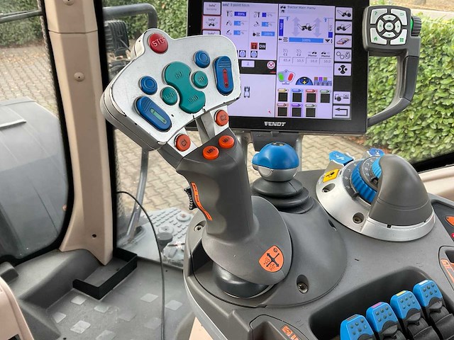 2011 fendt 826 vario vierwielaangedreven landbouwtractor - afbeelding 42 van  54